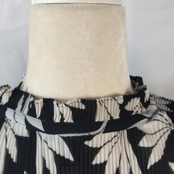 Ann Taylor Ruffled Top - Picture 8 of 11